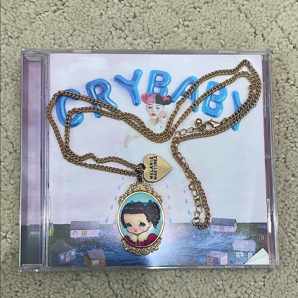 Rare Melanie Martinez gold Hot Topic chain with crybaby character pendant